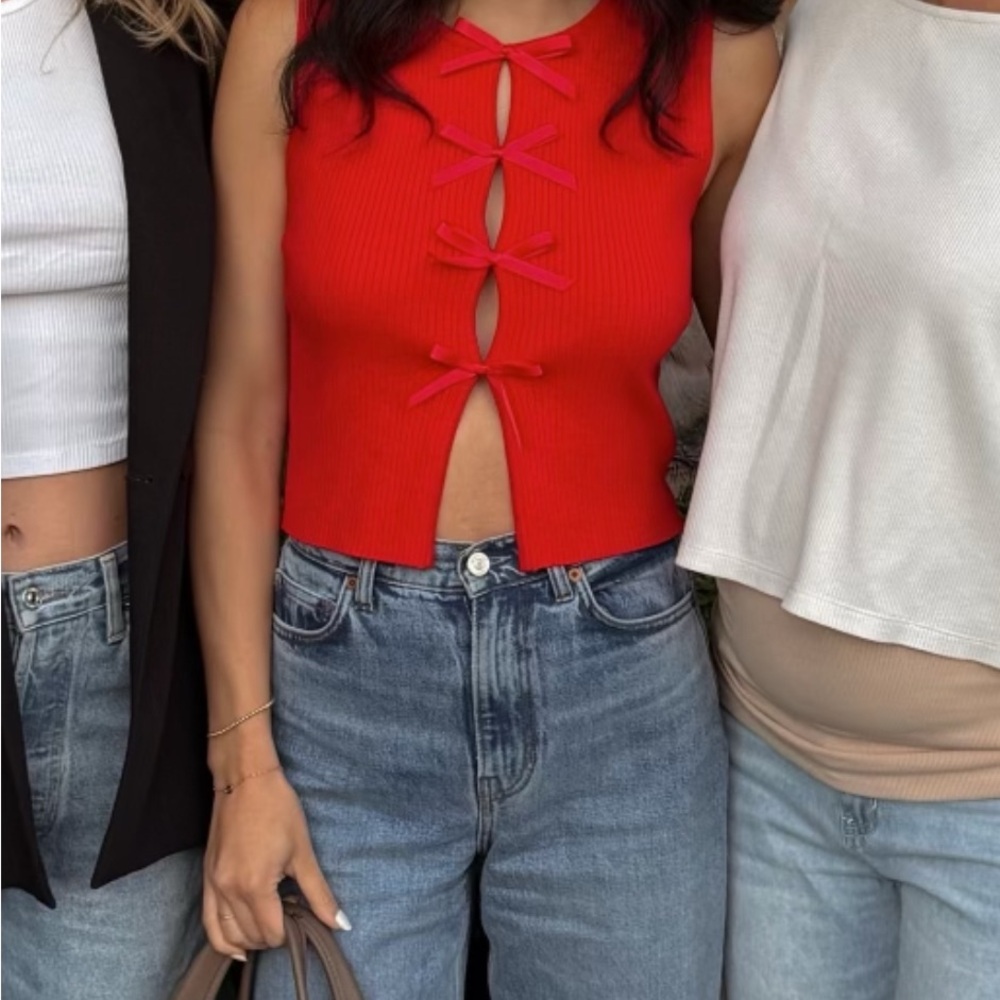 Le Lis Red Cutout Crop Top